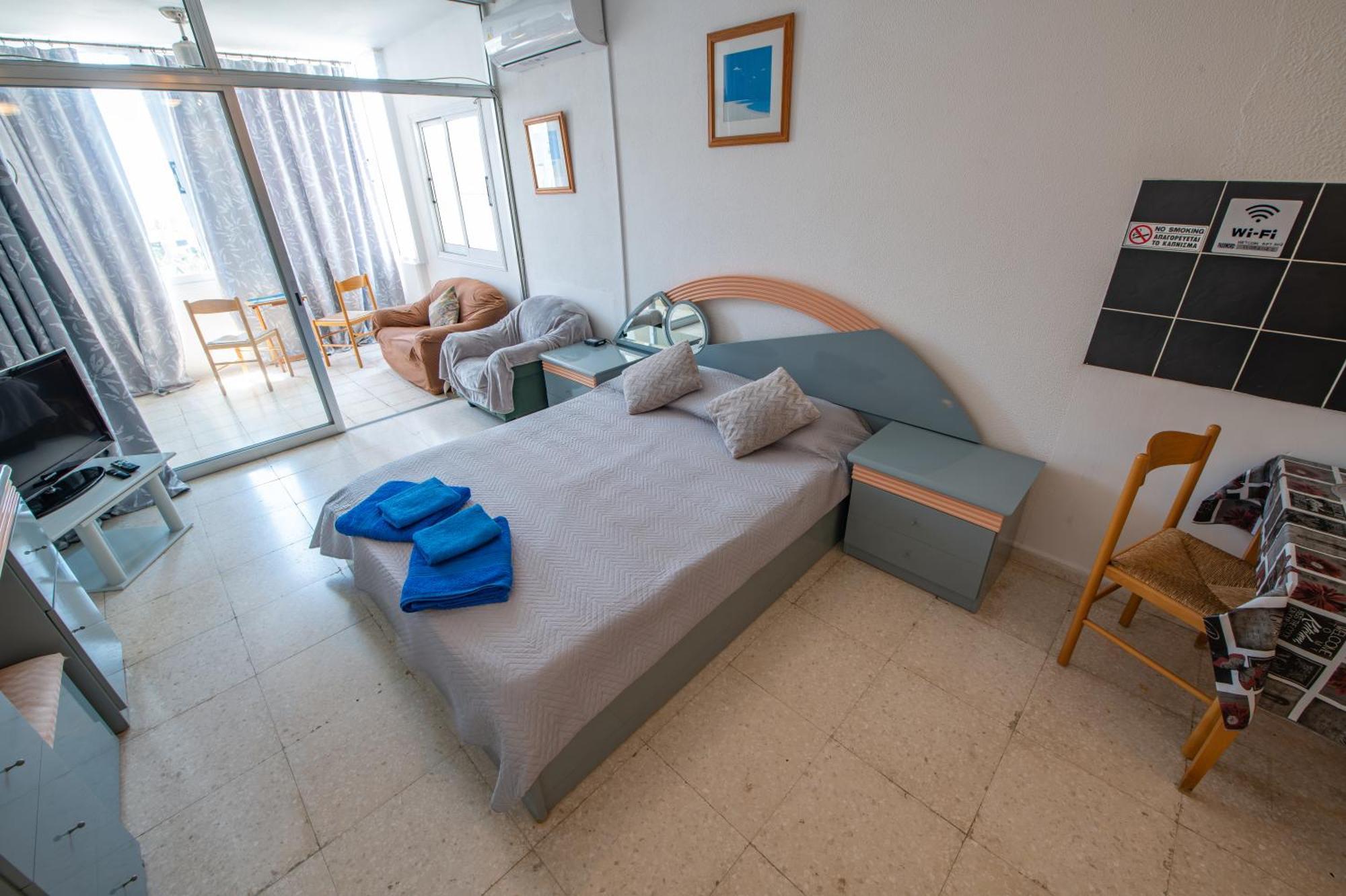 Sunset Seaview Studio Apartment Paphos Exterior photo